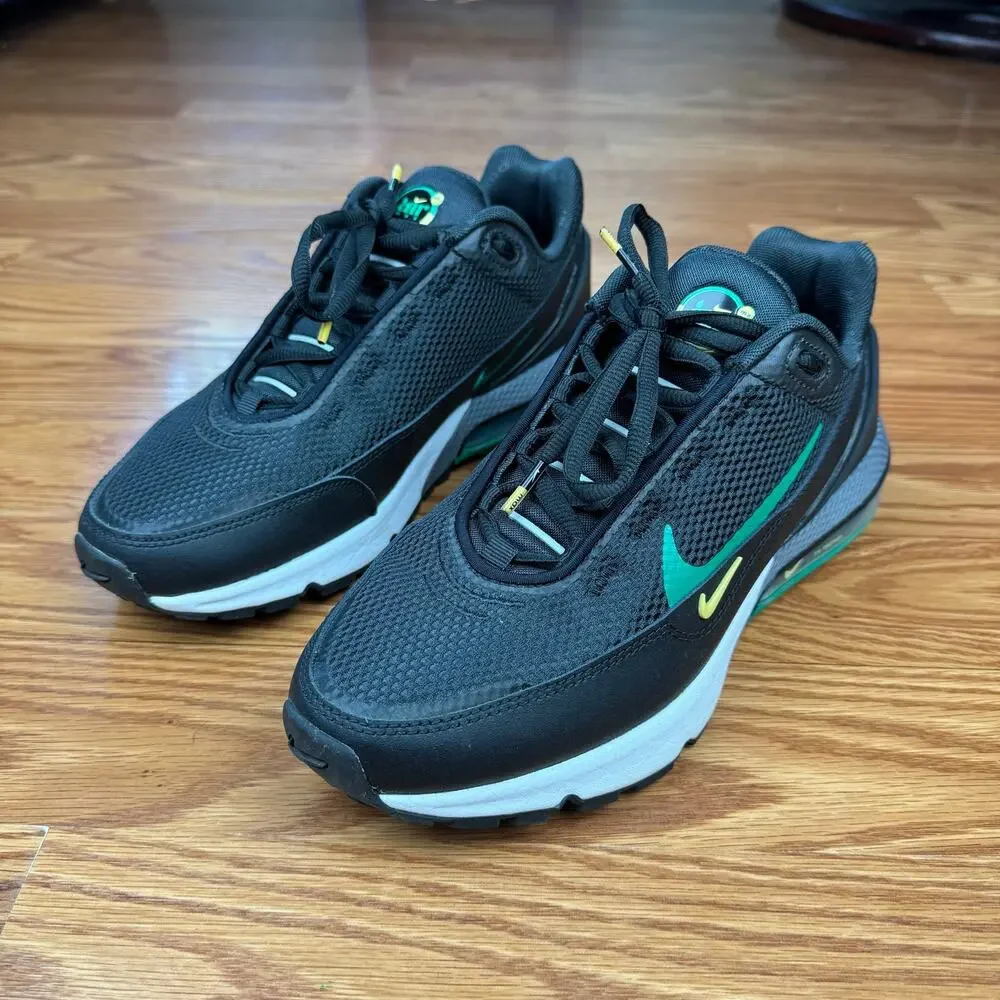 Like New Nike Air Max Pulse Black Malachite Size 8